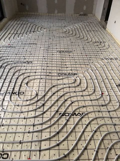 Tubes de chauffage par le sol posés en spirale